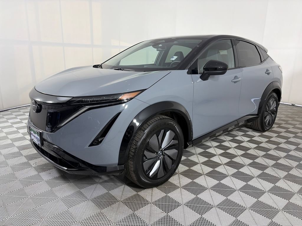 Used 2025 Nissan Ariya AWD image 3
