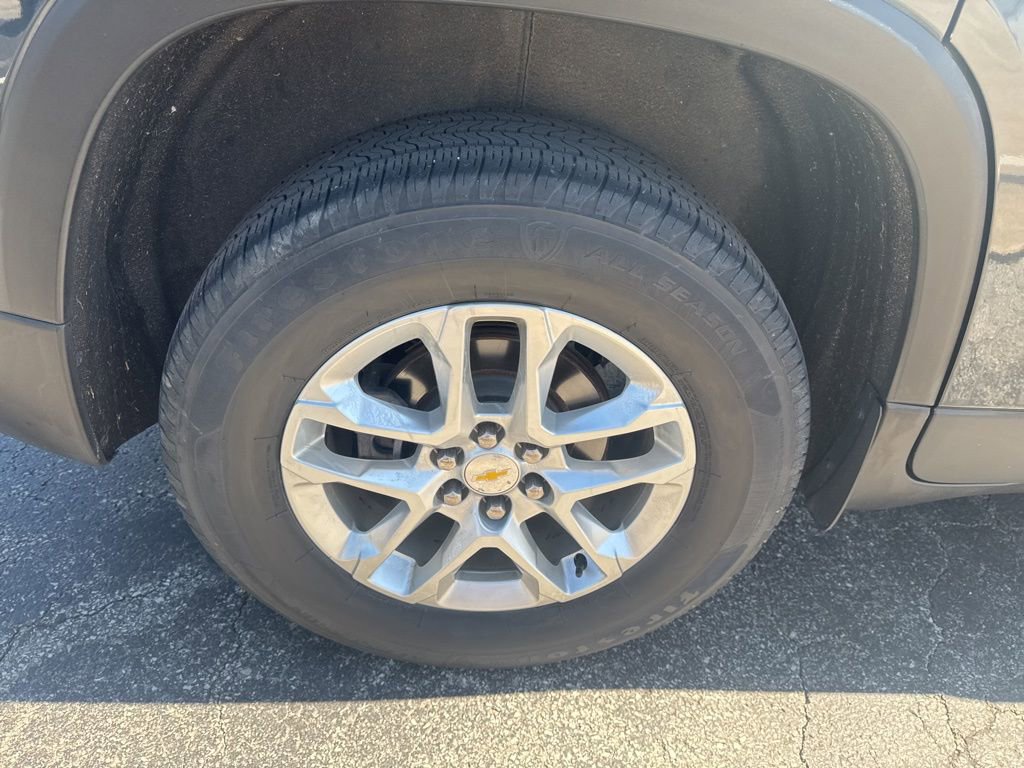 Used 2020 Chevrolet Traverse LT image 48