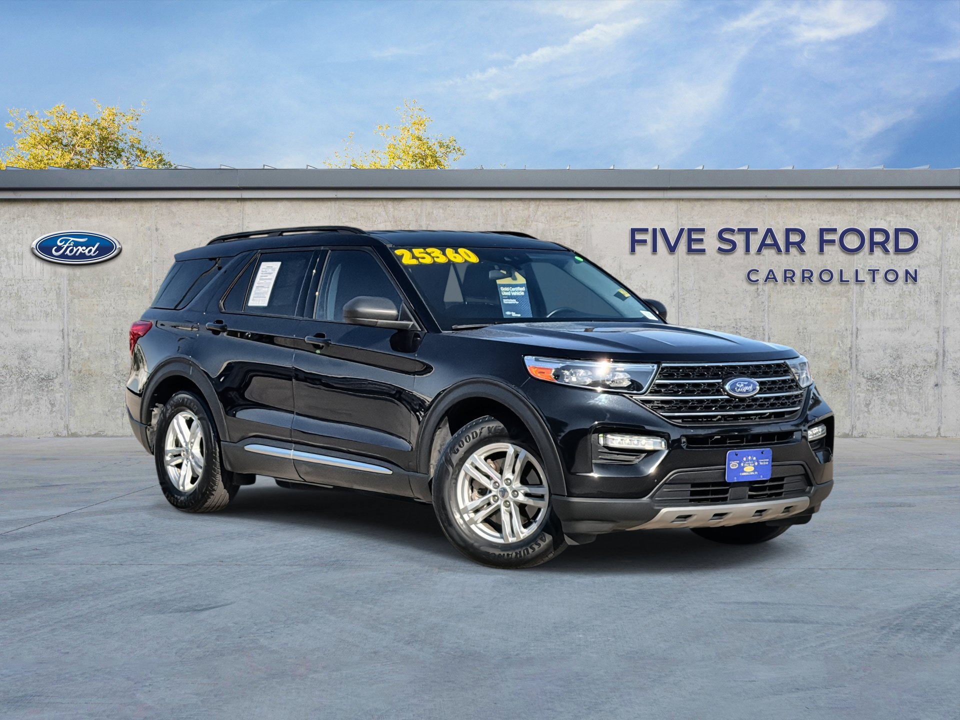 Certified 2023 Ford Explorer XLT w/ Equipment Group 202A