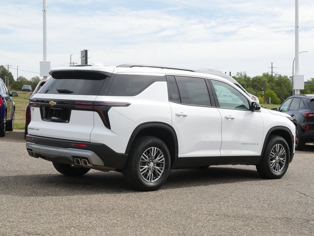 Used 2026 Chevrolet Traverse LT AWD/4WD image 4
