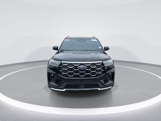Certified 2025 Ford Explorer Platinum RWD image 2