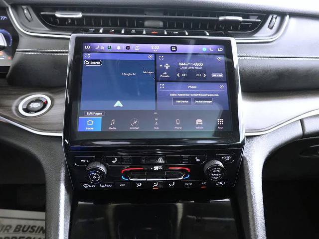Used 2024 Jeep Grand Cherokee Limited AWD/4WD image 23