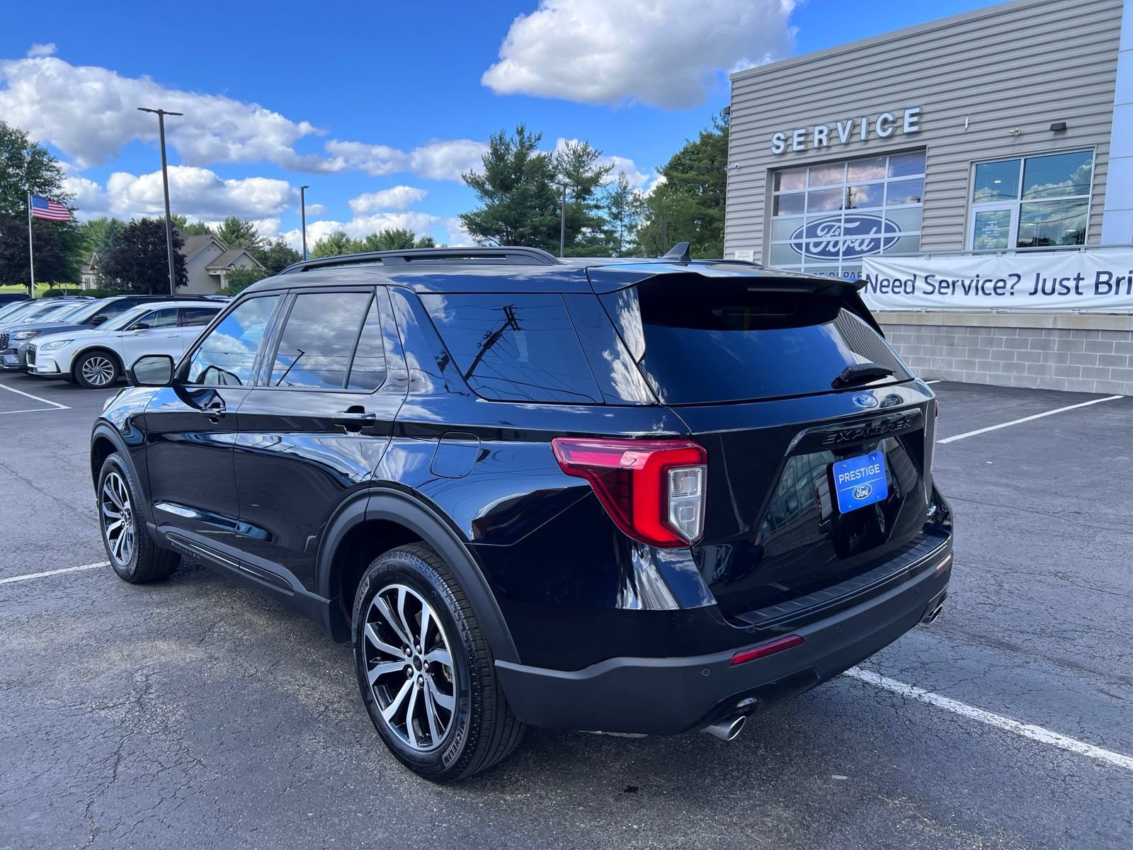 Certified 2023 Ford Explorer ST-Line AWD/4WD image 6
