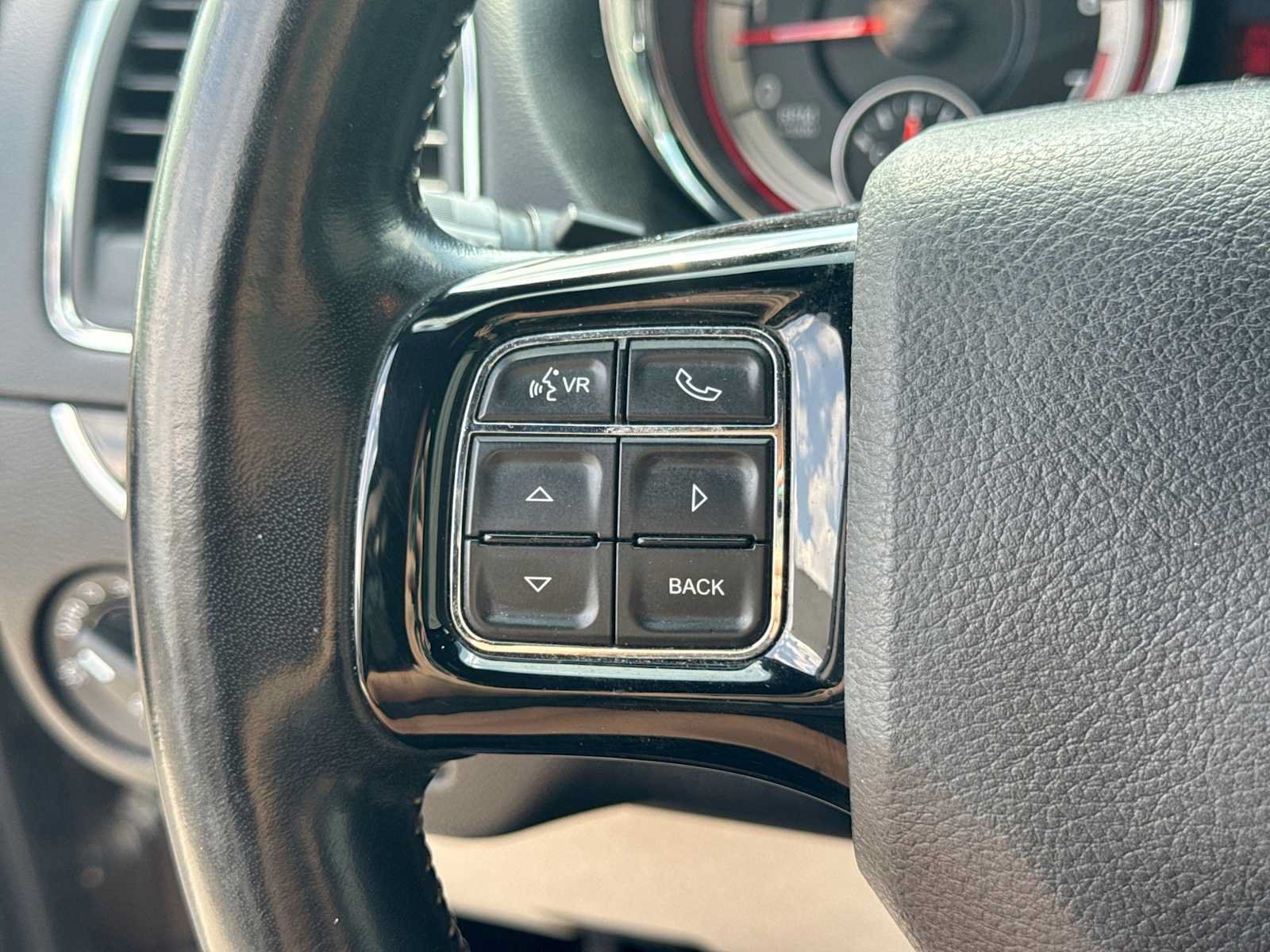 Used 2019 Dodge Grand Caravan SXT w/ Rear Park Assist Package FWD image 24