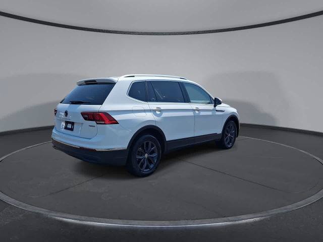 Used 2024 Volkswagen Tiguan SE AWD/4WD image 8