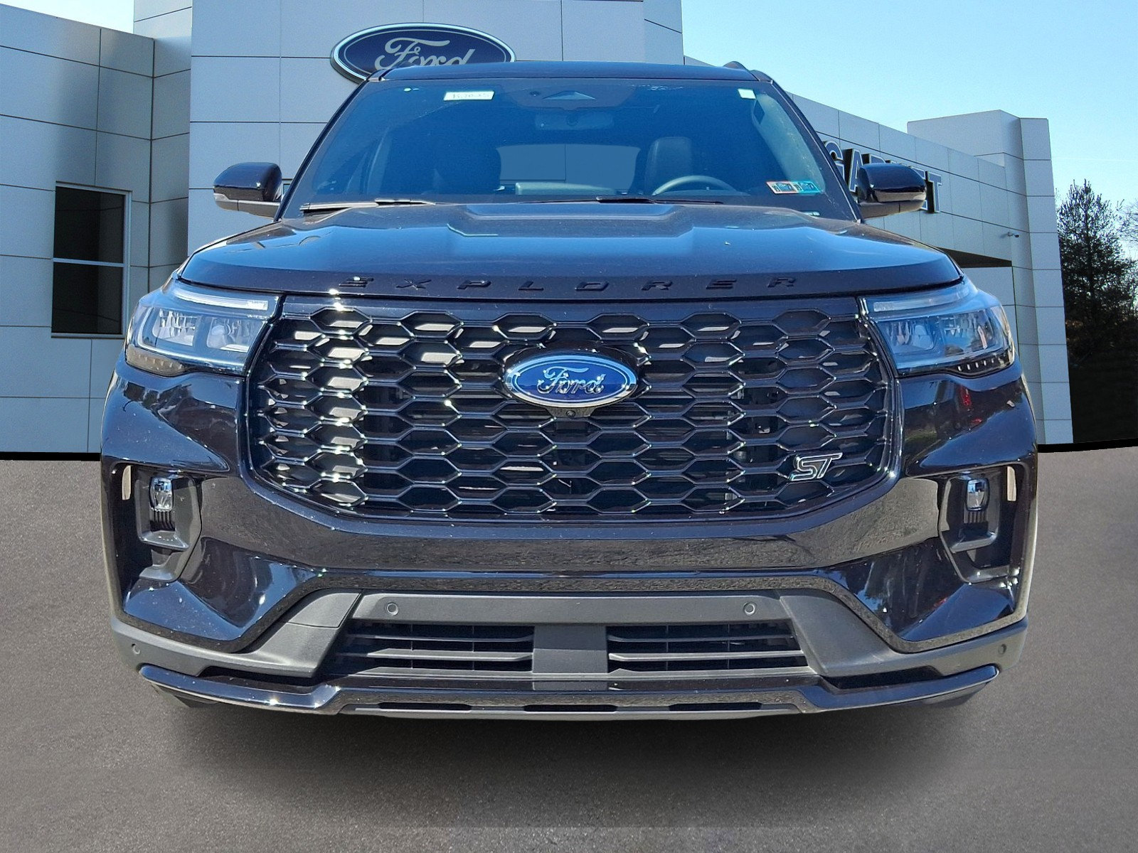 Certified 2025 Ford Explorer ST AWD/4WD image 3