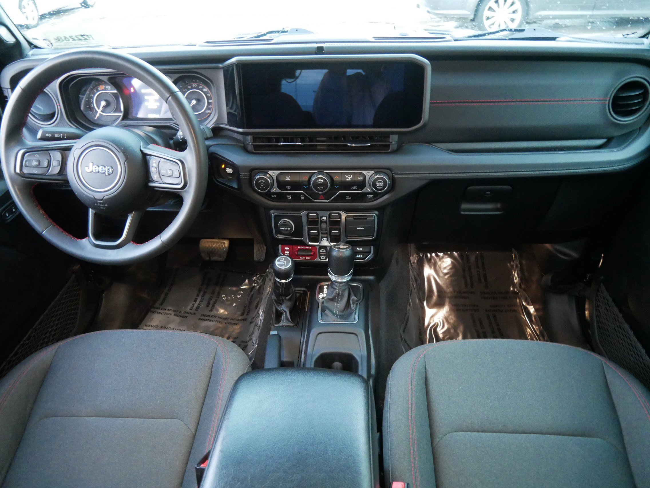 Used 2024 Jeep Wrangler Rubicon image 8