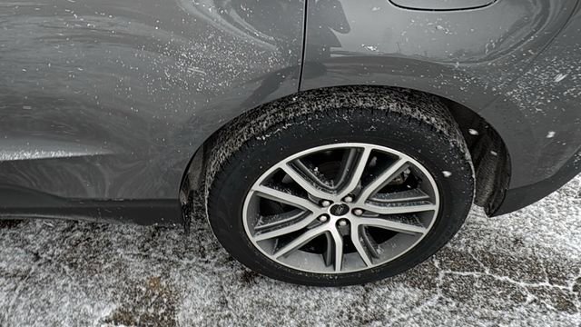 Certified 2023 Ford Edge Titanium w/ Class II Trailer Tow Package image 29