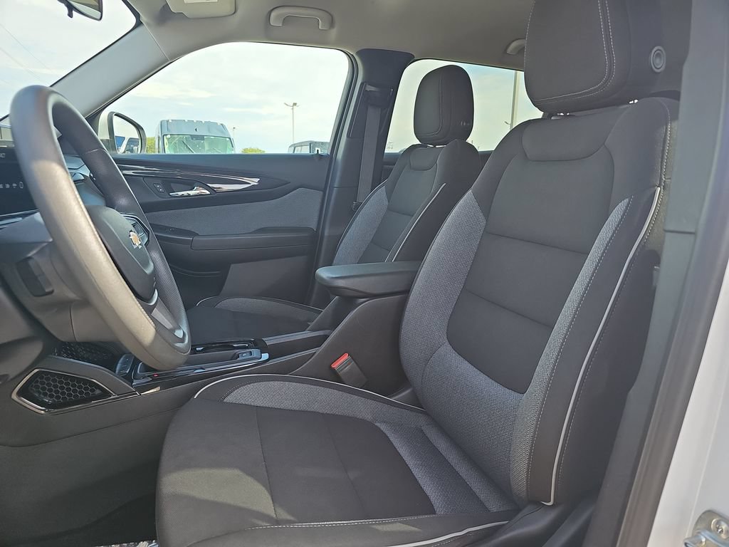 Used 2025 Chevrolet TrailBlazer LT FWD image 14