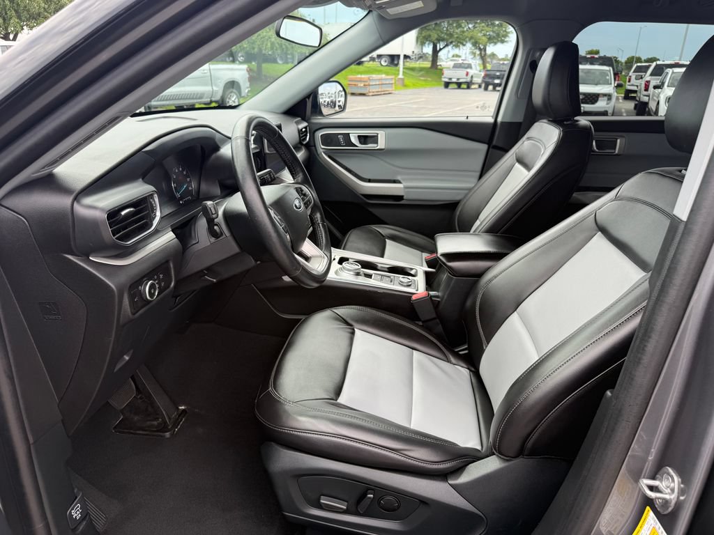Certified 2023 Ford Explorer XLT w/ Equipment Group 202A AWD/4WD image 16