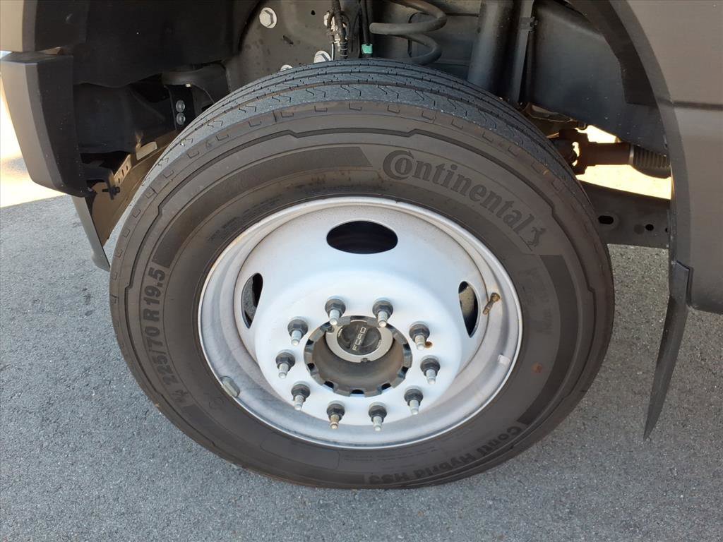 Certified 2023 Ford F550 4x4 Regular Cab Super Duty image 9