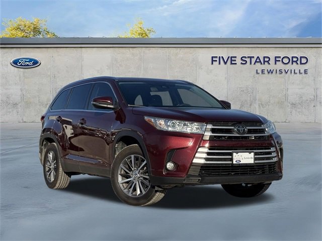Used 2019 Toyota Highlander XLE image 2