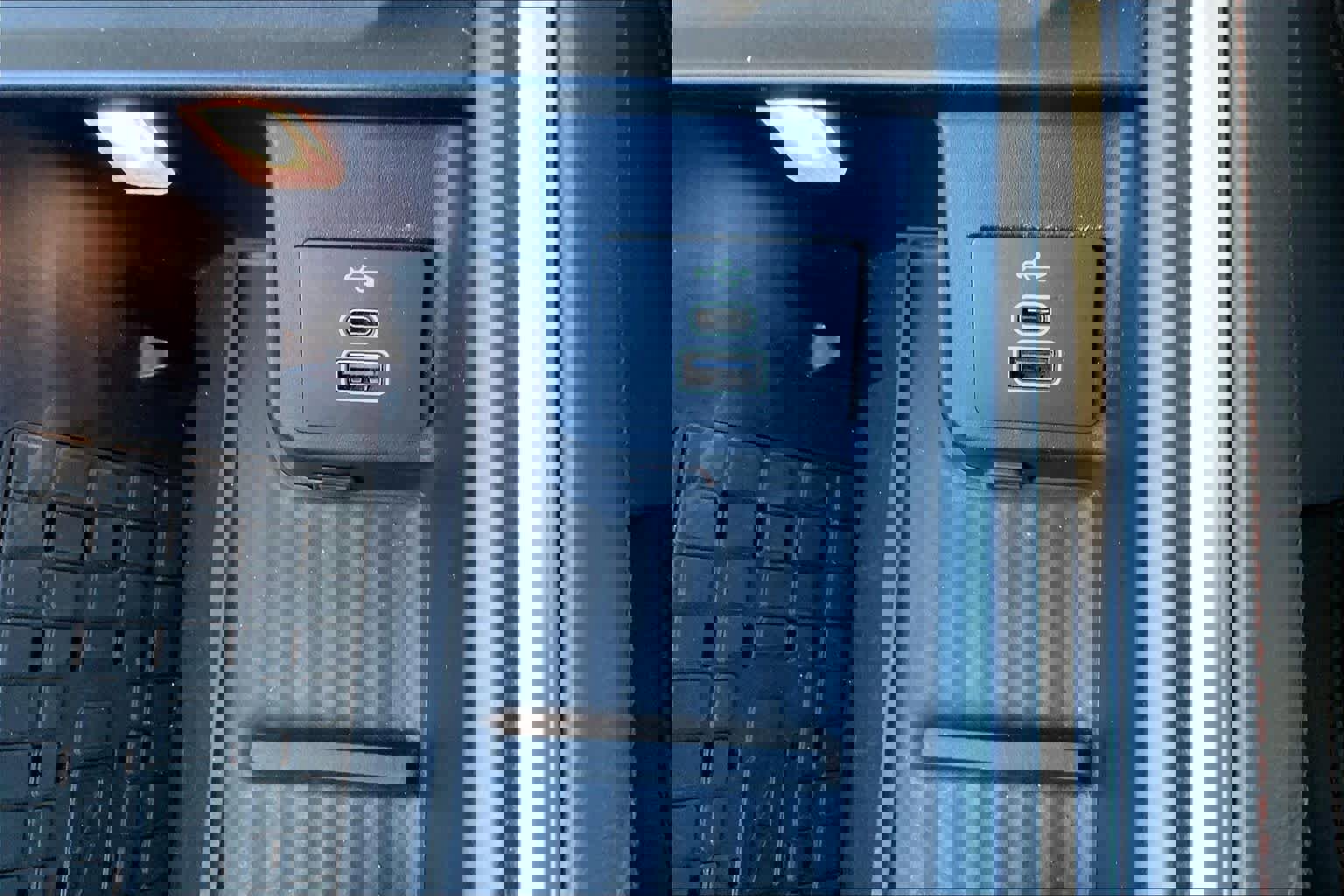 Certified 2025 Ford Expedition Active image 33