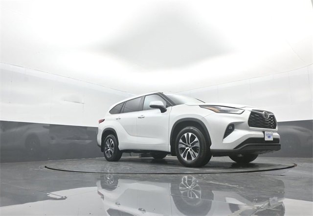Used 2023 Toyota Highlander XLE image 27