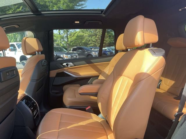 Used 2021 BMW X7 M50i w/ Cold Weather Package AWD/4WD image 18