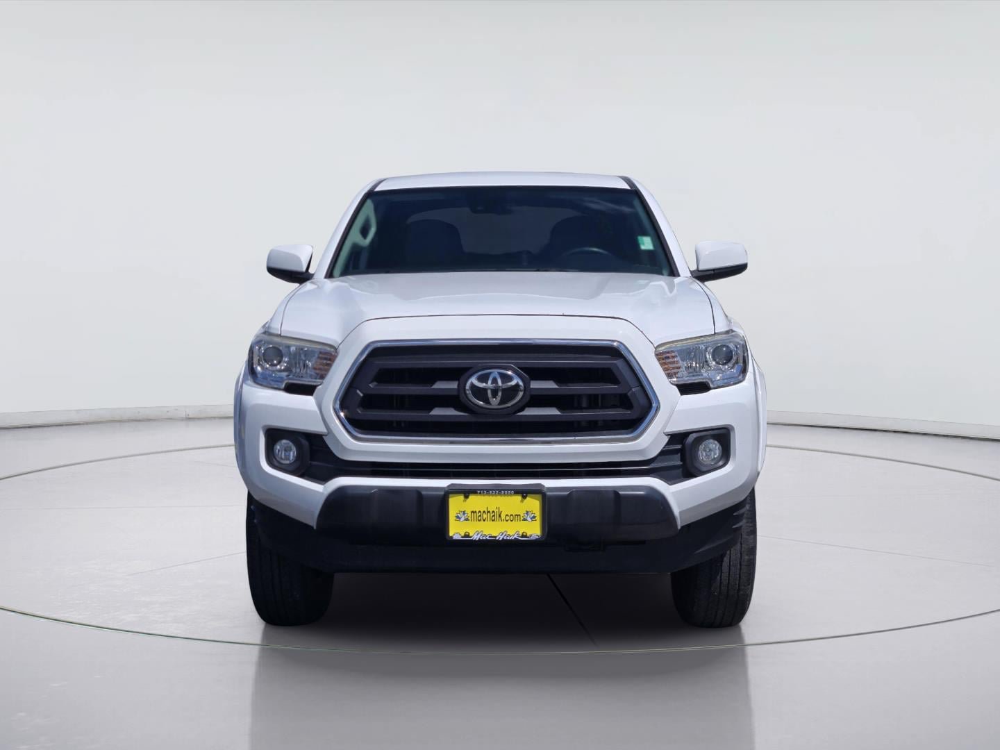 Used 2020 Toyota Tacoma SR5 w/ SR5 Appearance Package (SM) RWD image 2