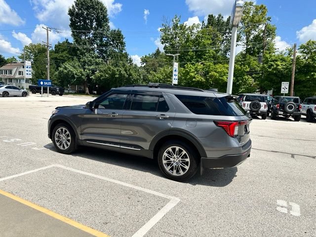 Certified 2025 Ford Explorer Active w/ Active Comfort Package AWD/4WD image 10