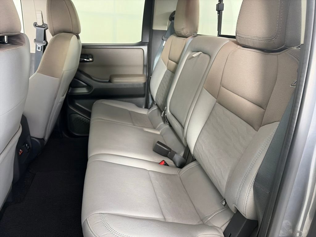 Used 2022 Nissan Frontier SV AWD/4WD image 13