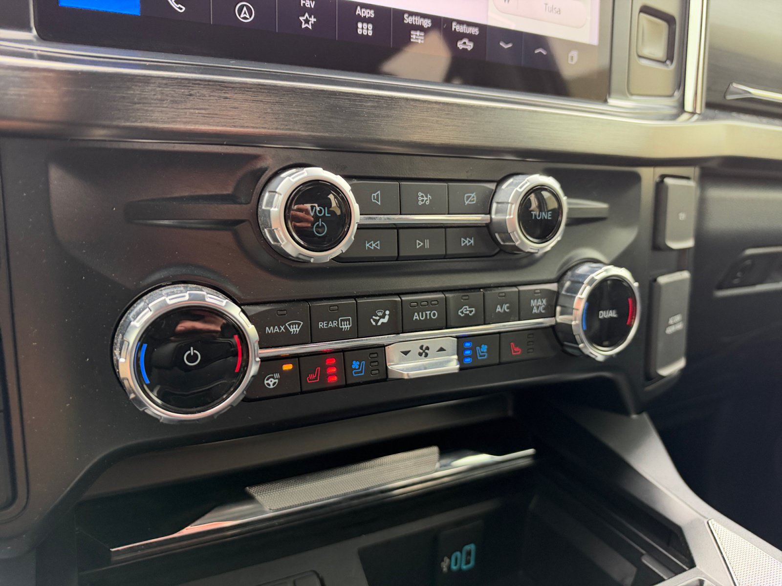 Certified 2023 Ford F250 Lariat w/ Lariat Ultimate Package AWD/4WD image 25