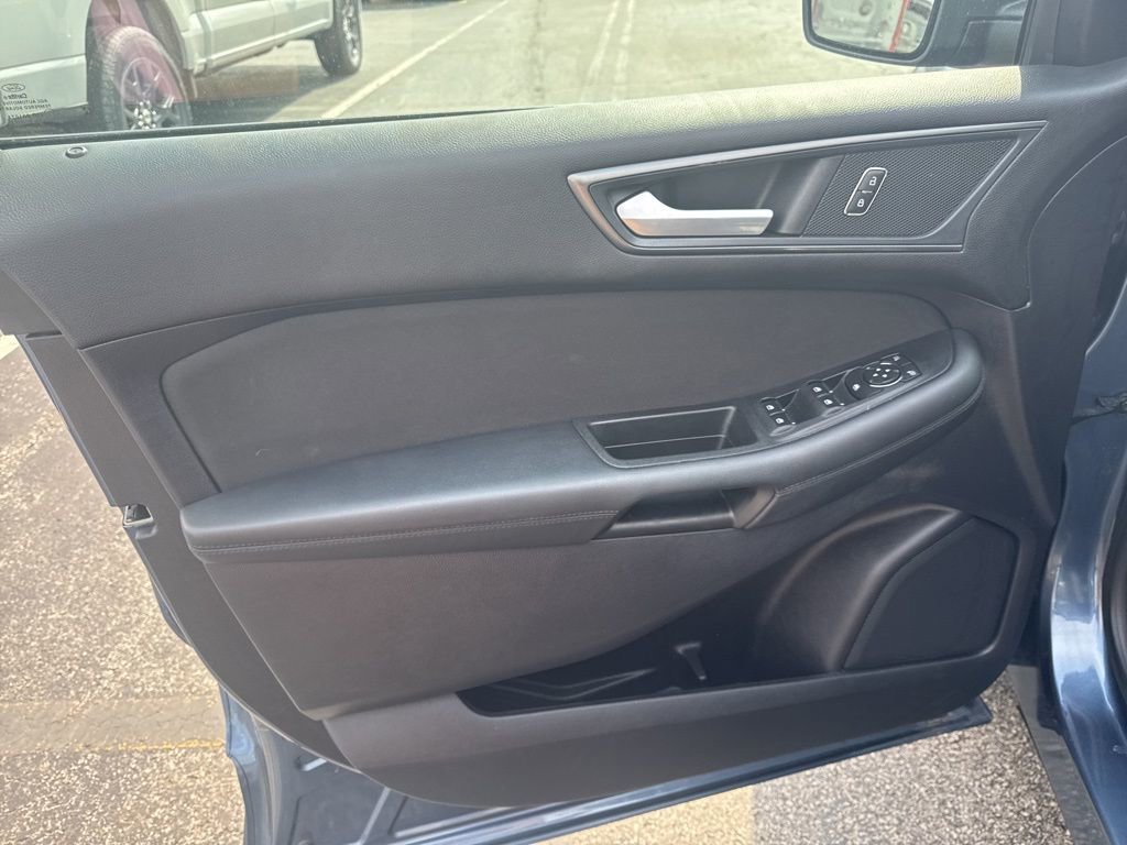 Certified 2019 Ford Edge SE FWD image 16