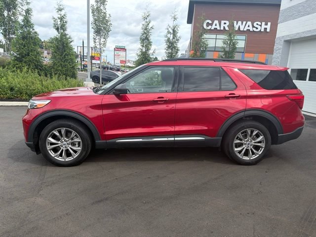 Certified 2023 Ford Explorer XLT w/ Equipment Group 202A AWD/4WD image 3
