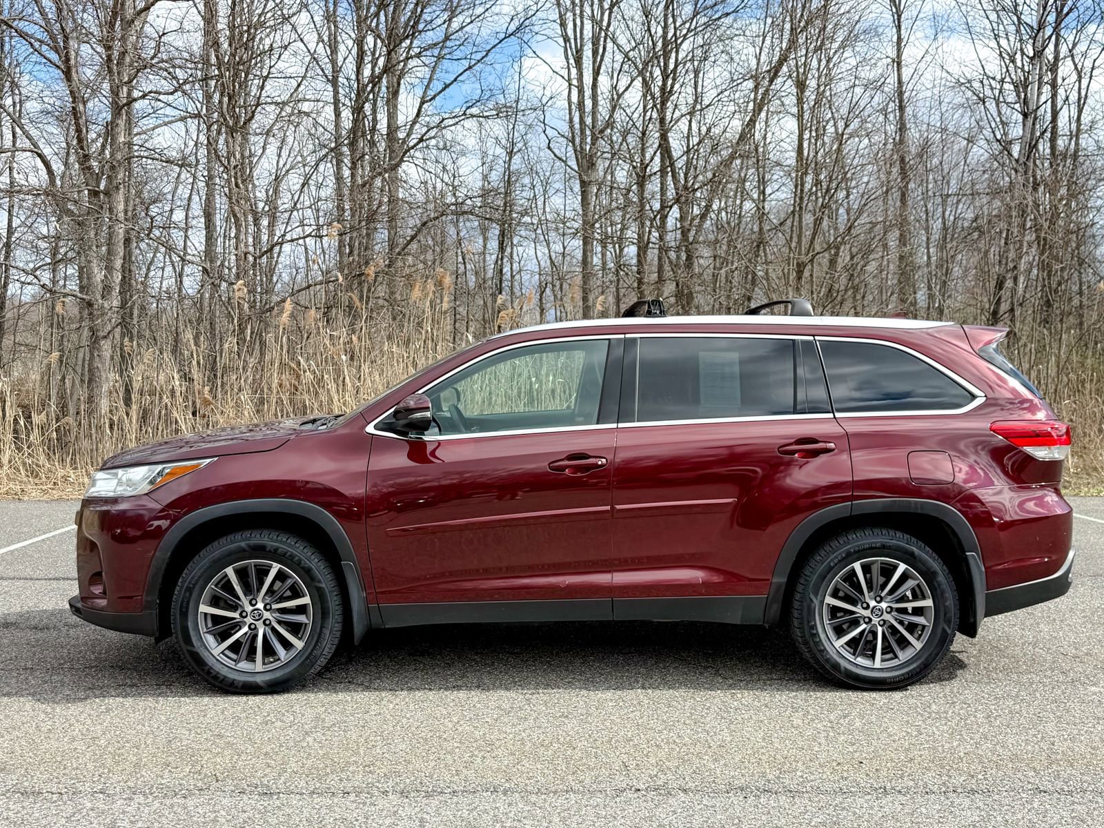 Used 2019 Toyota Highlander XLE AWD/4WD image 6