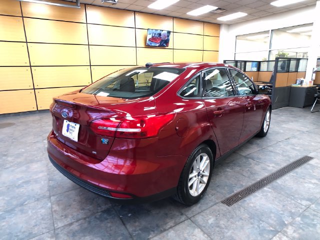 Certified 2017 Ford Focus SE FWD image 7