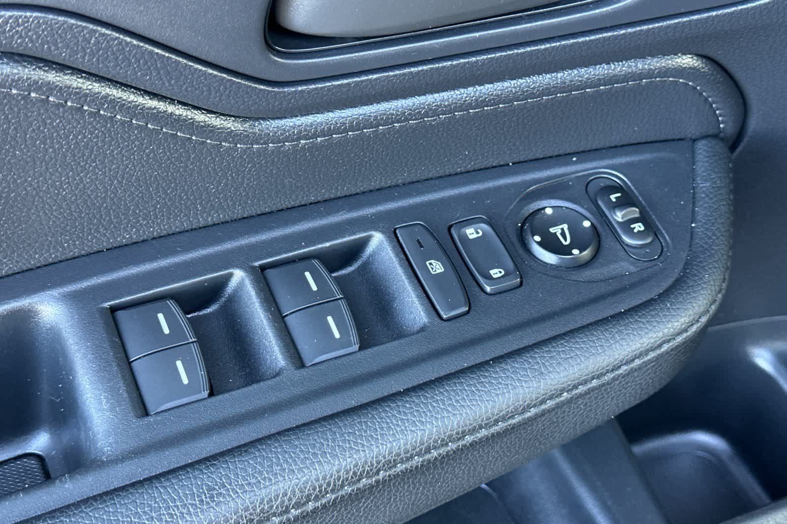 Used 2025 Honda Odyssey Sport-L image 13