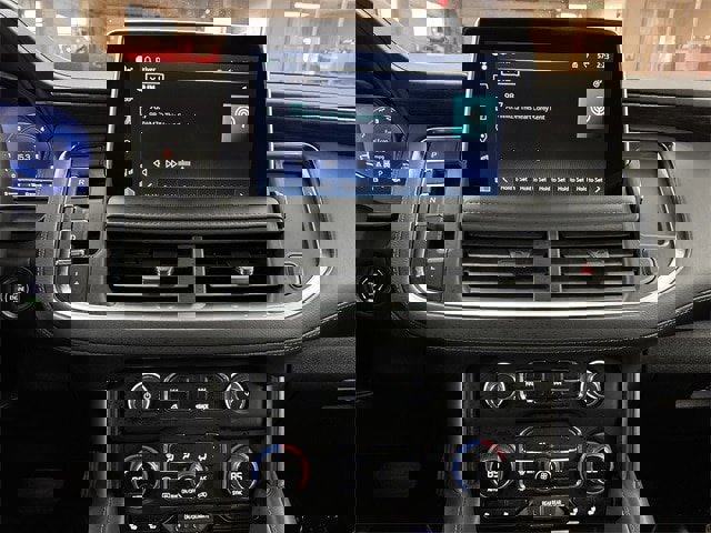 Used 2024 Chevrolet Suburban LT image 8