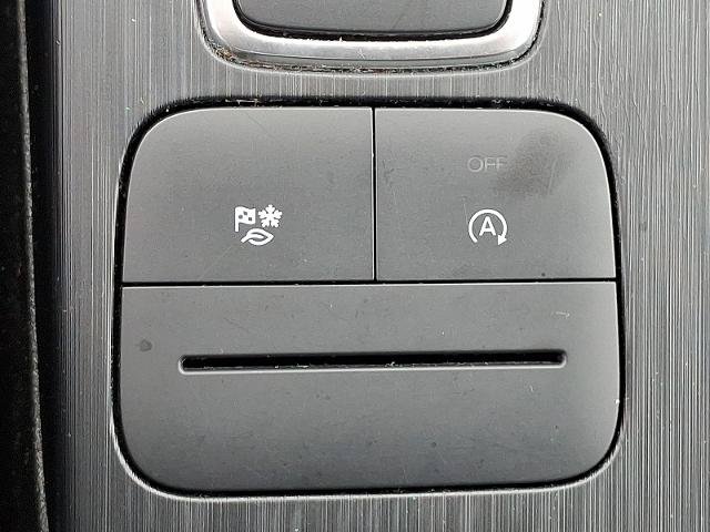 Certified 2025 Ford Escape Active AWD/4WD image 23