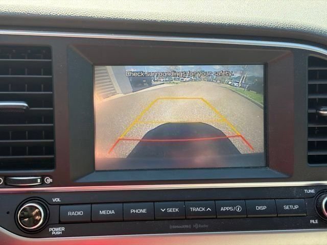 Used 2017 Hyundai Elantra SE FWD image 19