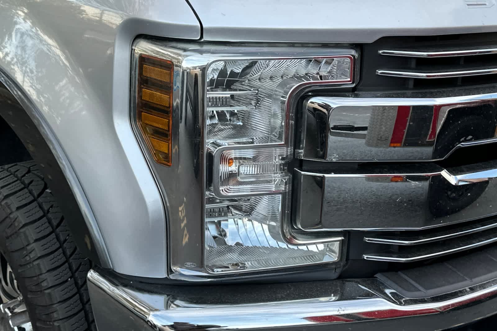 Certified 2019 Ford F250 Lariat w/ Lariat Value Package AWD/4WD image 8