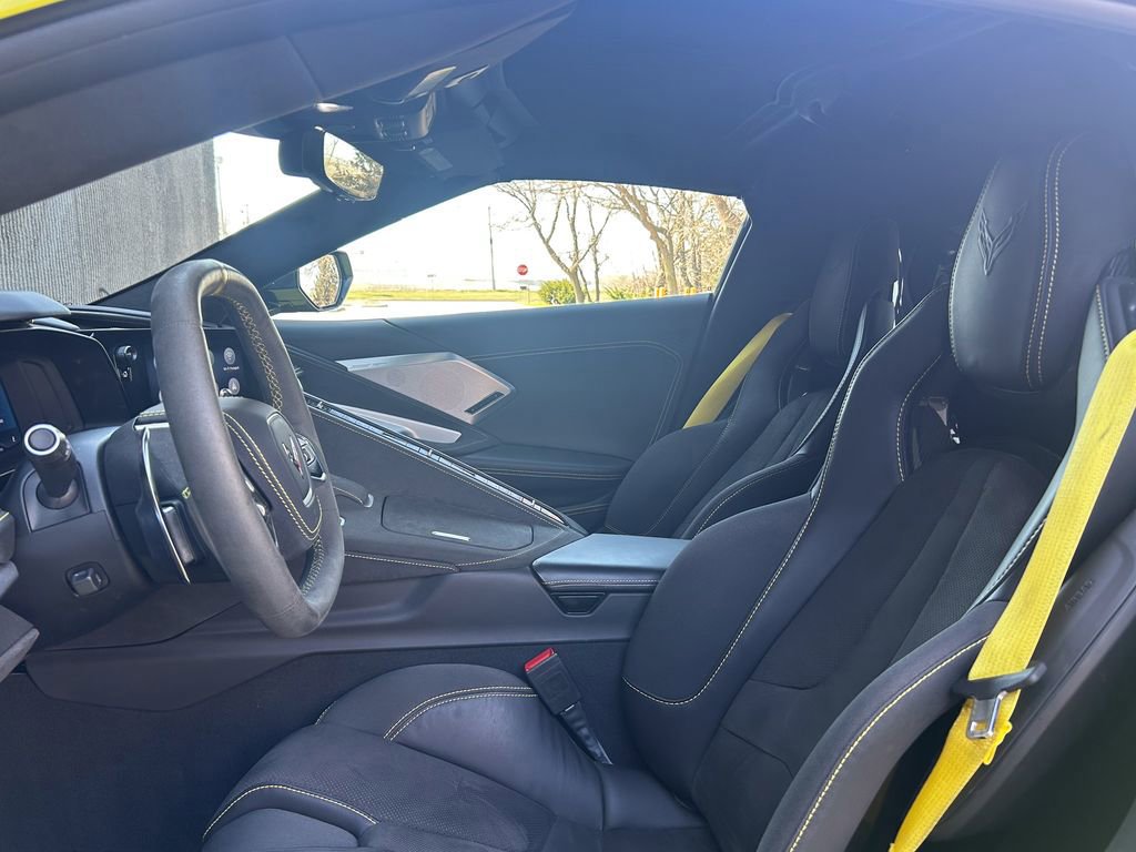 Used 2021 Chevrolet Corvette Stingray Premium Cpe w/ Z51 Performance Package image 11