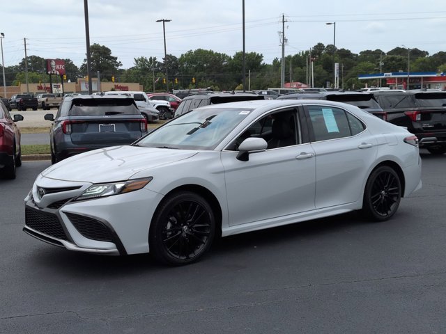 Used 2024 Toyota Camry XSE FWD image 8