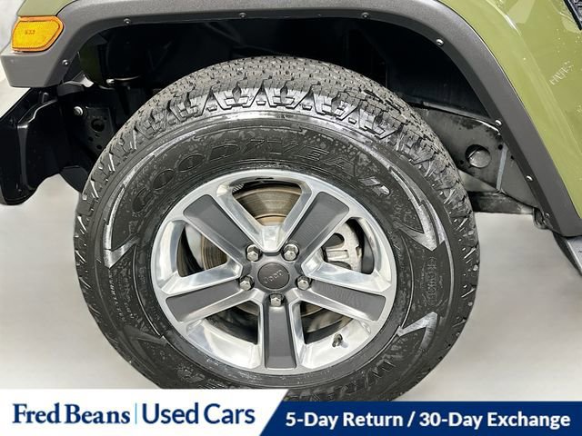 Used 2022 Jeep Wrangler Unlimited Sahara w/ Cold Weather Group image 36