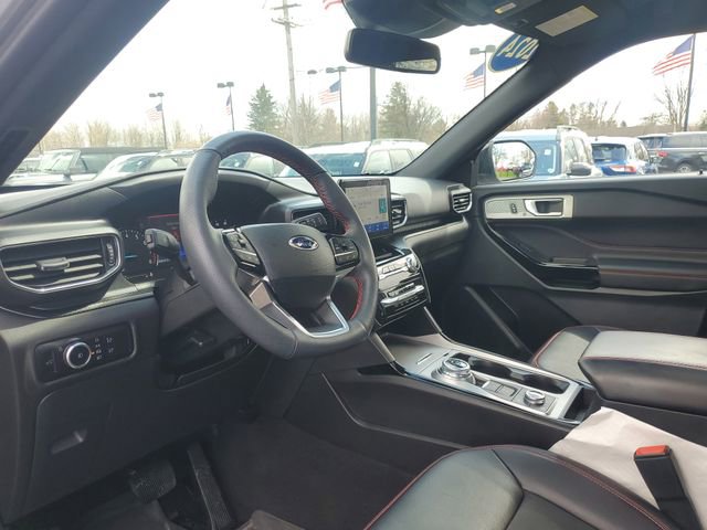 Certified 2024 Ford Explorer ST-Line w/ Class IV Trailer Tow Package image 14