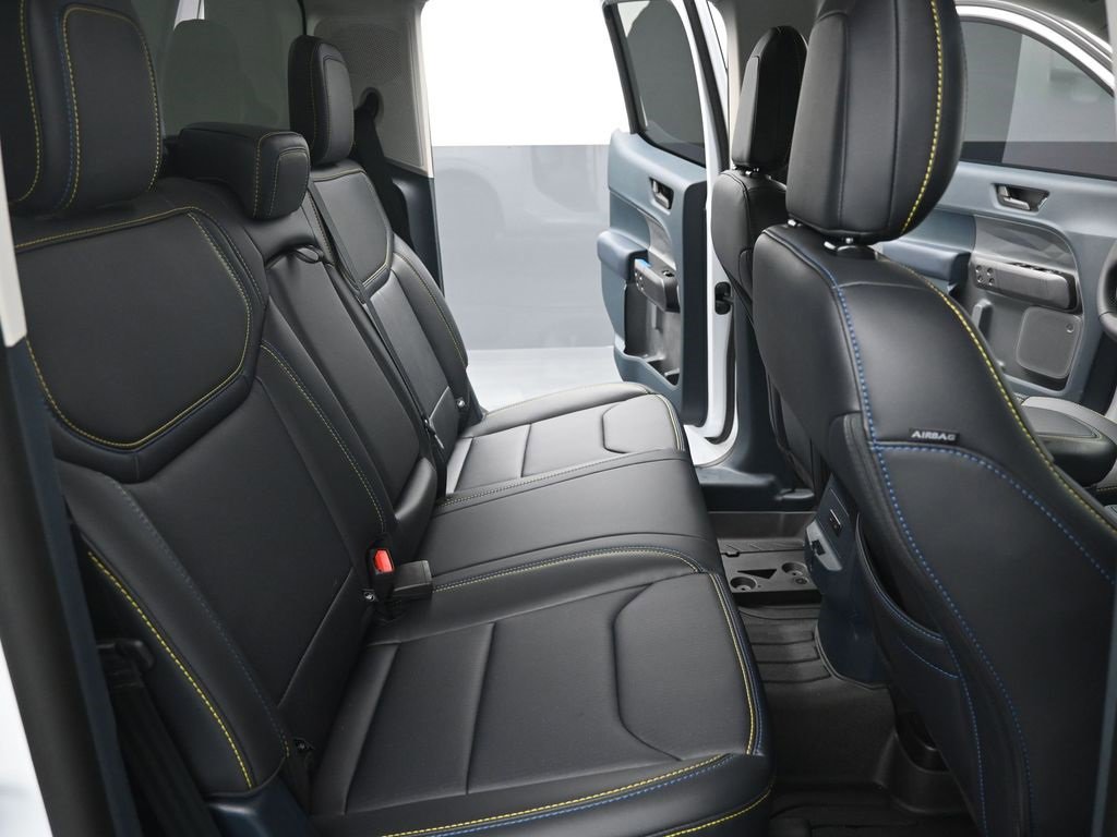 Certified 2025 Ford Maverick Lobo image 10