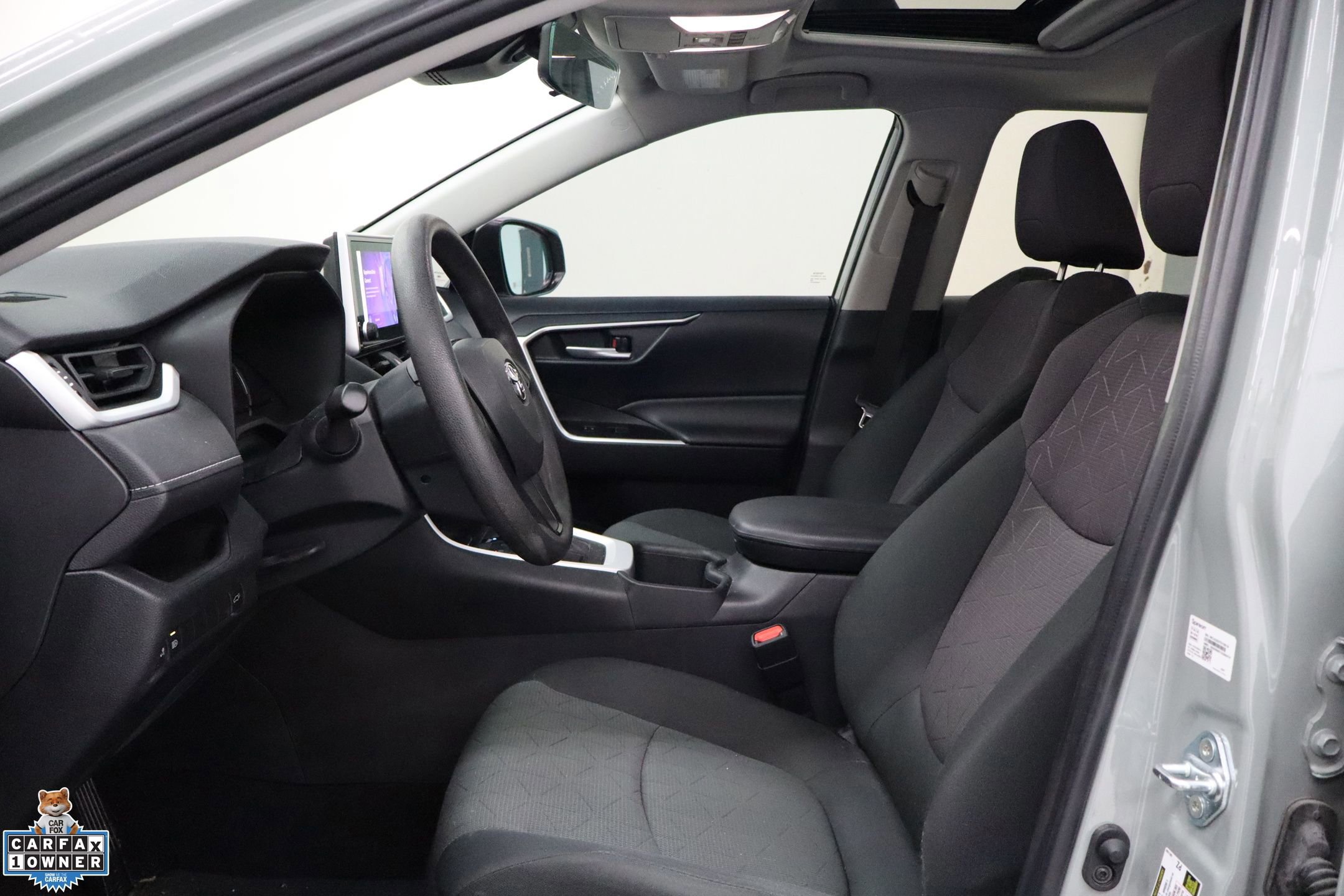 Used 2023 Toyota RAV4 XLE w/ Convenience Package image 14