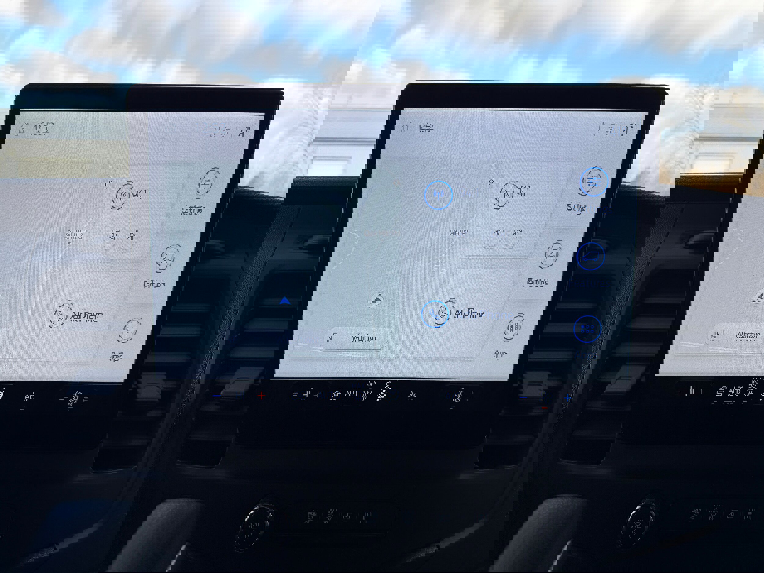 Certified 2022 Ford Transit 250 Medium Roof AWD w/ Load Area Protection Package image 18