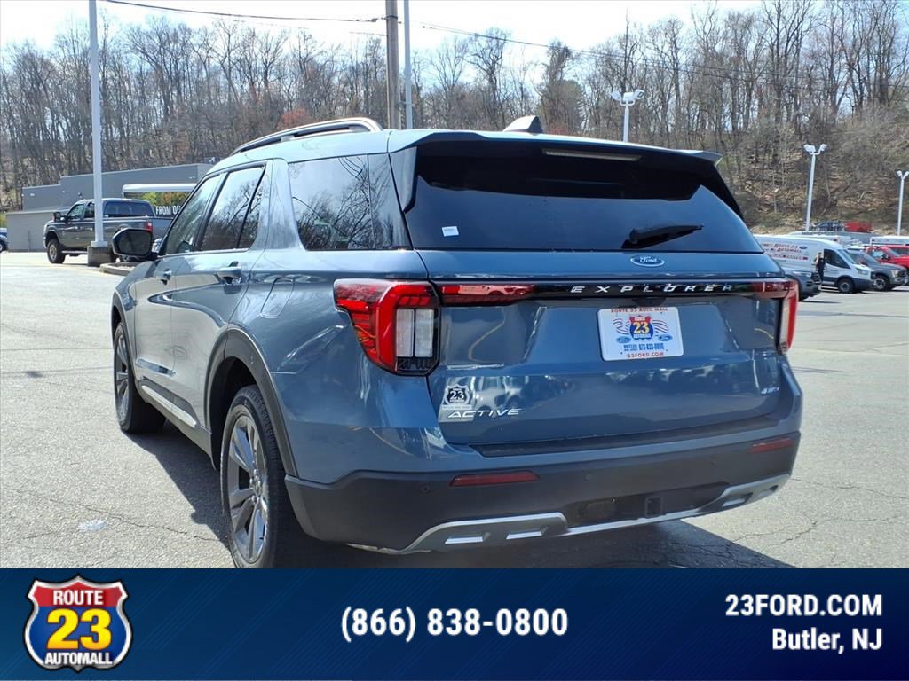 Certified 2025 Ford Explorer Active w/ Active Comfort Package AWD/4WD image 3