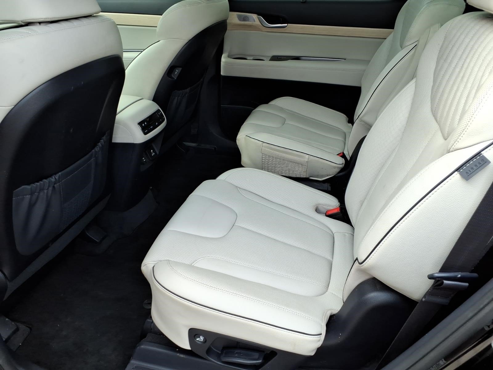 Used 2024 Hyundai Palisade Limited FWD image 17