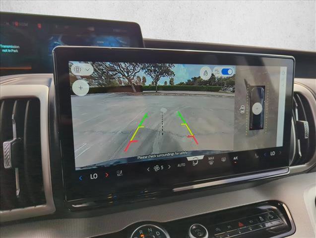 Certified 2025 Ford Expedition Active image 13