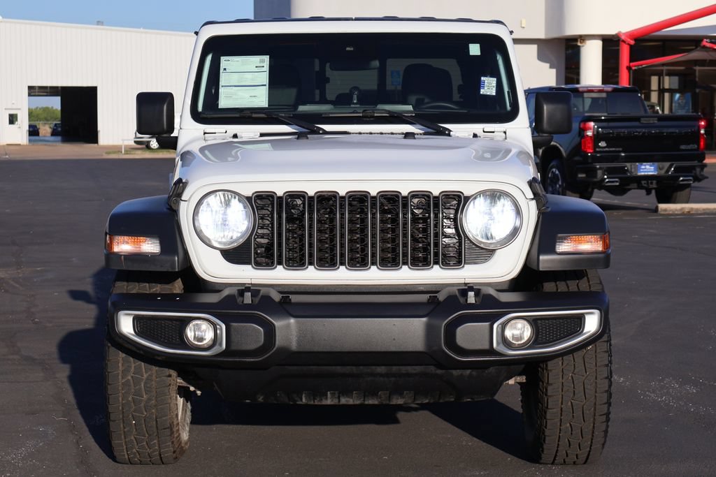 Used 2025 Jeep Gladiator Sport AWD/4WD image 12