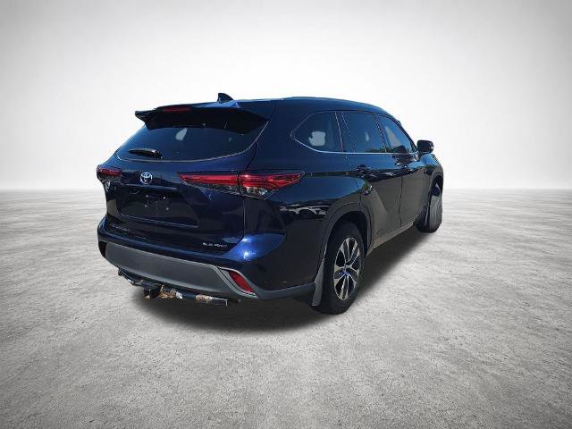 Used 2021 Toyota Highlander XLE AWD/4WD image 8