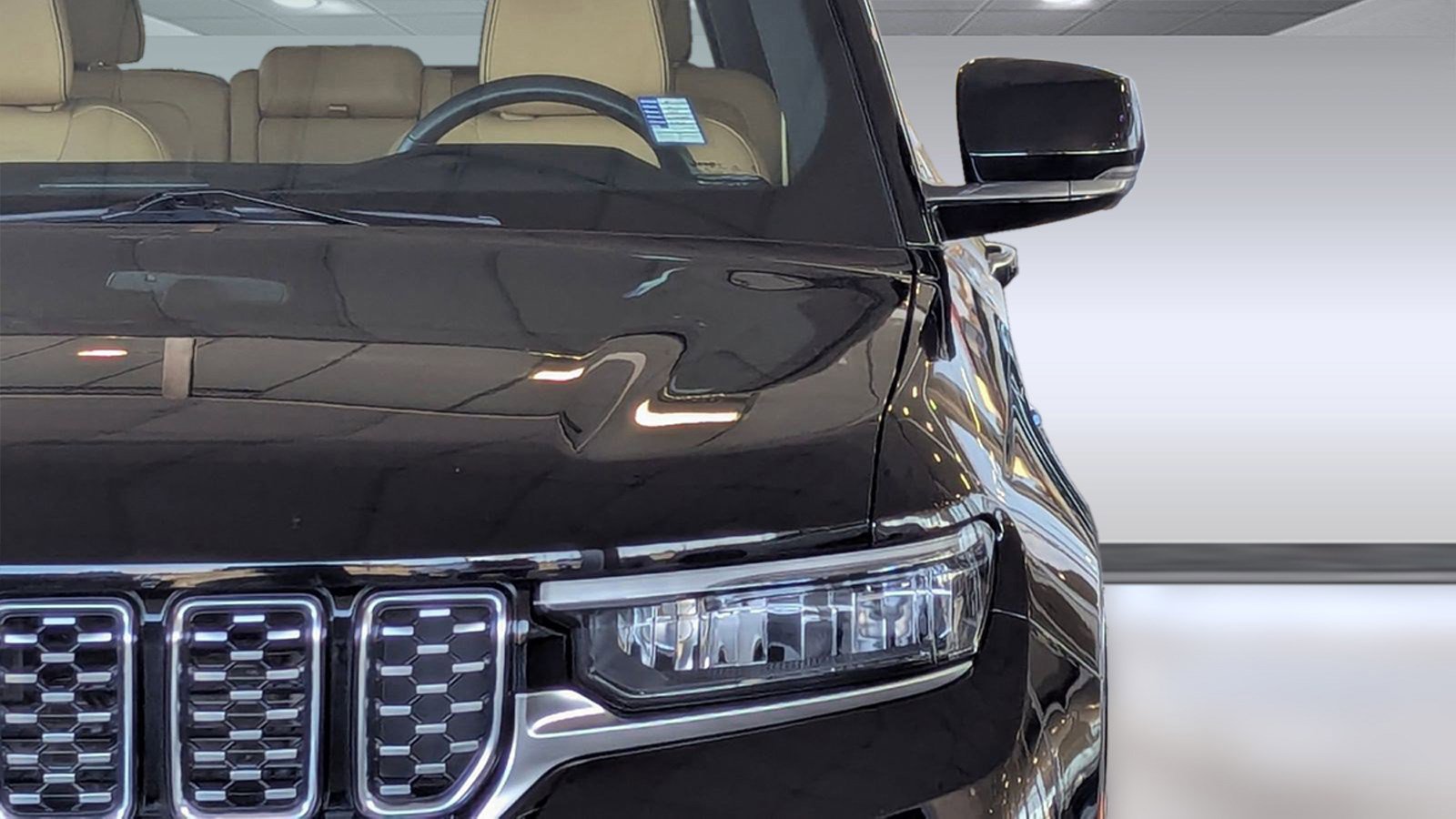 Used 2022 Jeep Grand Cherokee Summit w/ Luxury Tech Group V image 10