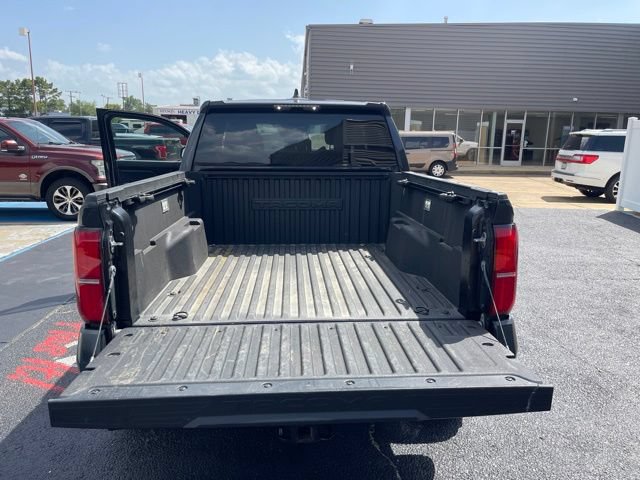 Used 2025 Toyota Tacoma SR5 AWD/4WD image 30