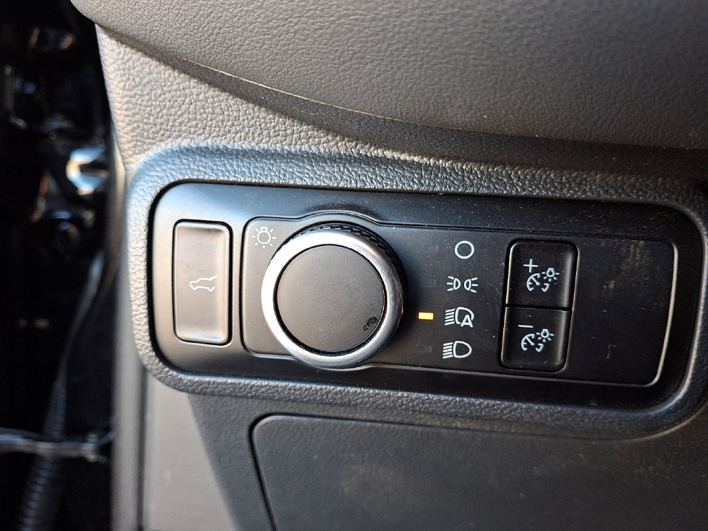 Certified 2025 Ford Explorer Active RWD image 23