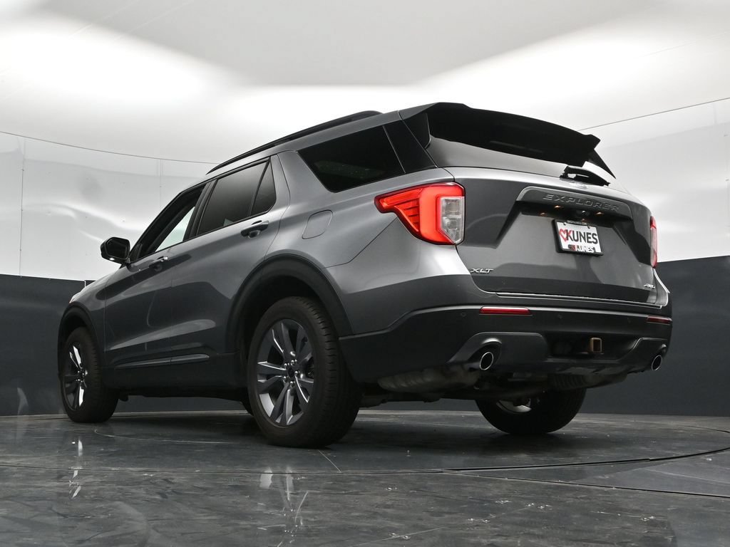 Certified 2022 Ford Explorer XLT w/ Equipment Group 202A AWD/4WD image 62