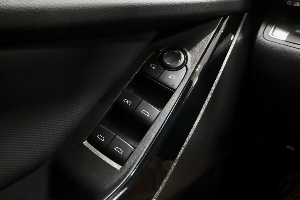 Used 2025 Chevrolet Equinox LT image 24