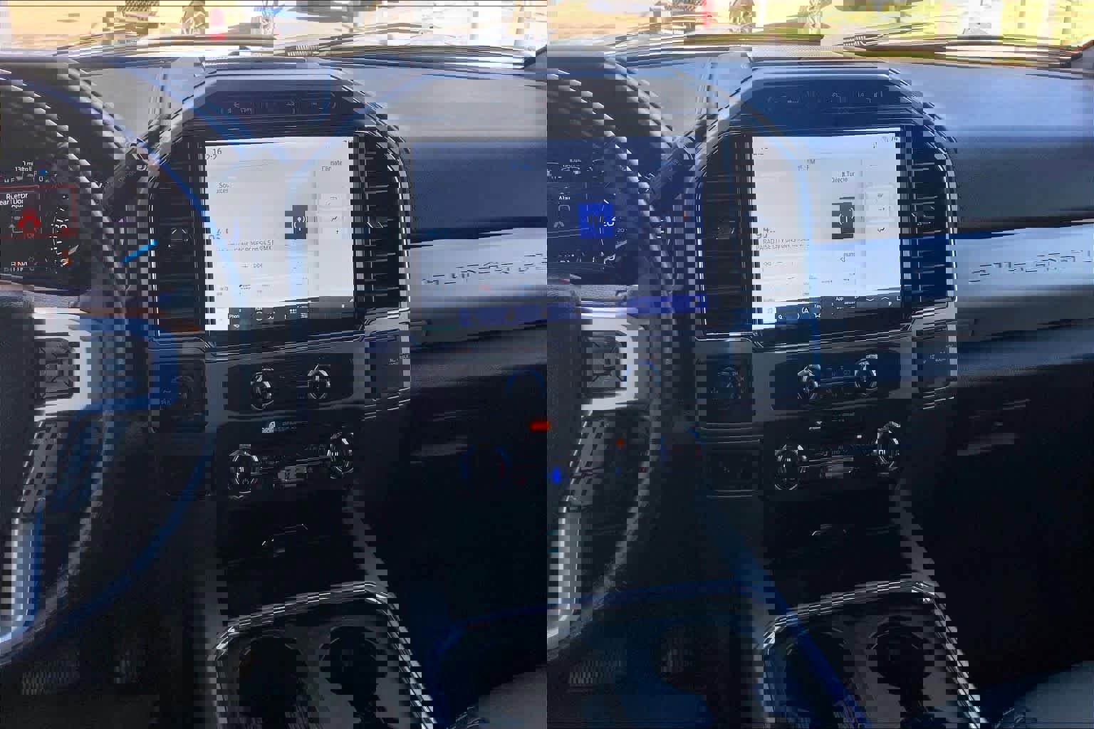 Certified 2022 Ford F350 Lariat w/ Tremor Off-Road Package image 6